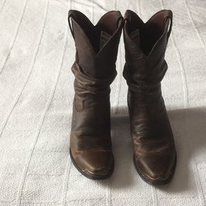 Size 8 Distressed brown Durango Slouch boot